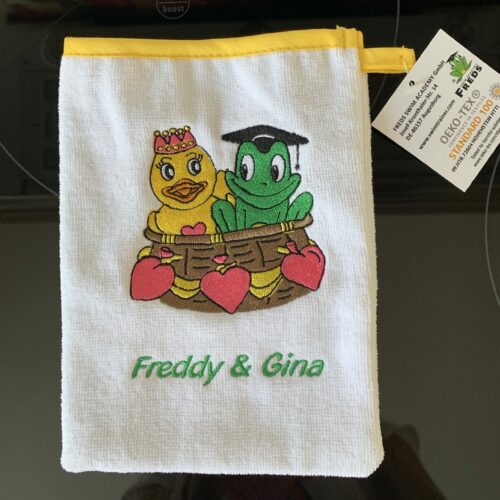 Fred & Gina soft wash glove